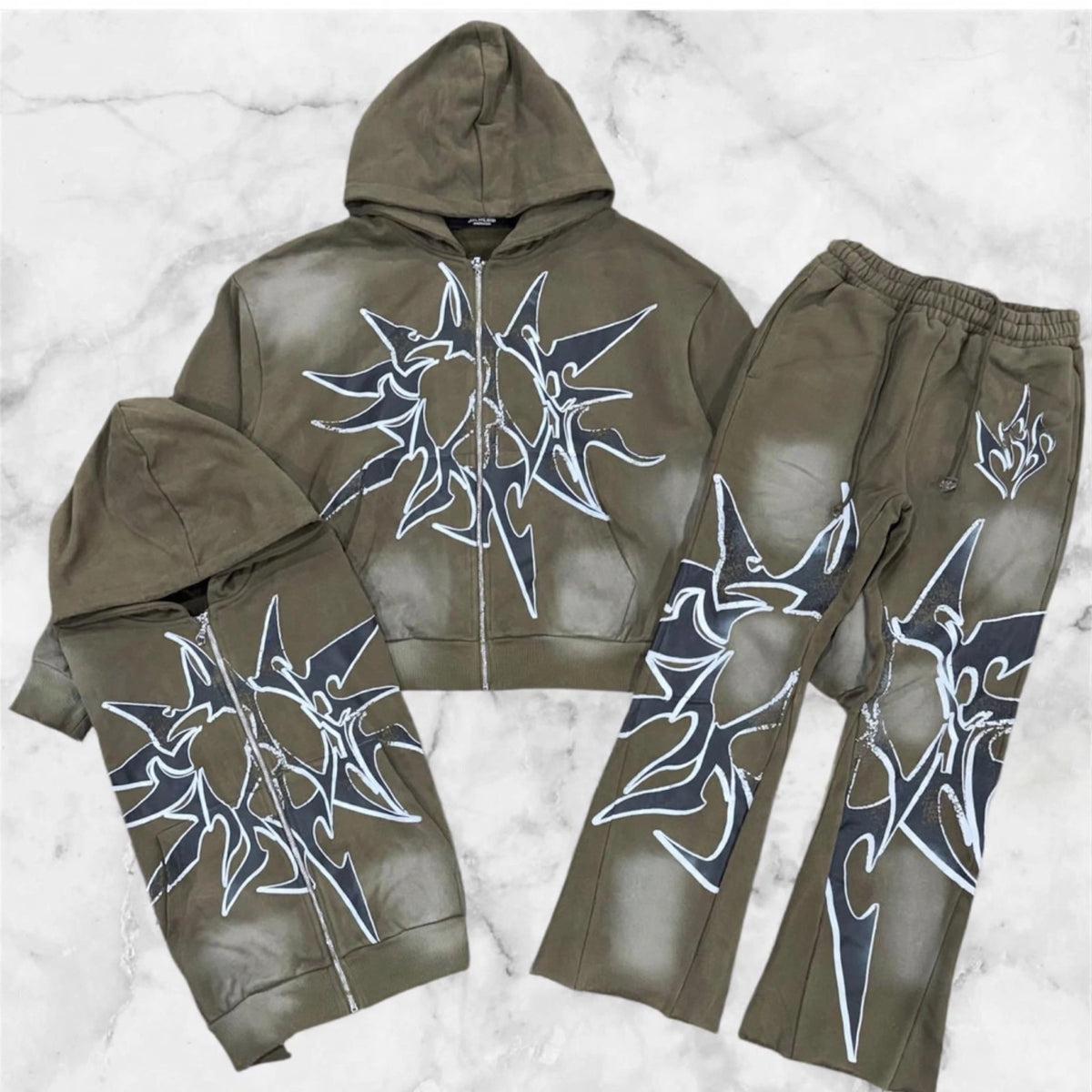 AKS SWEATSUIT