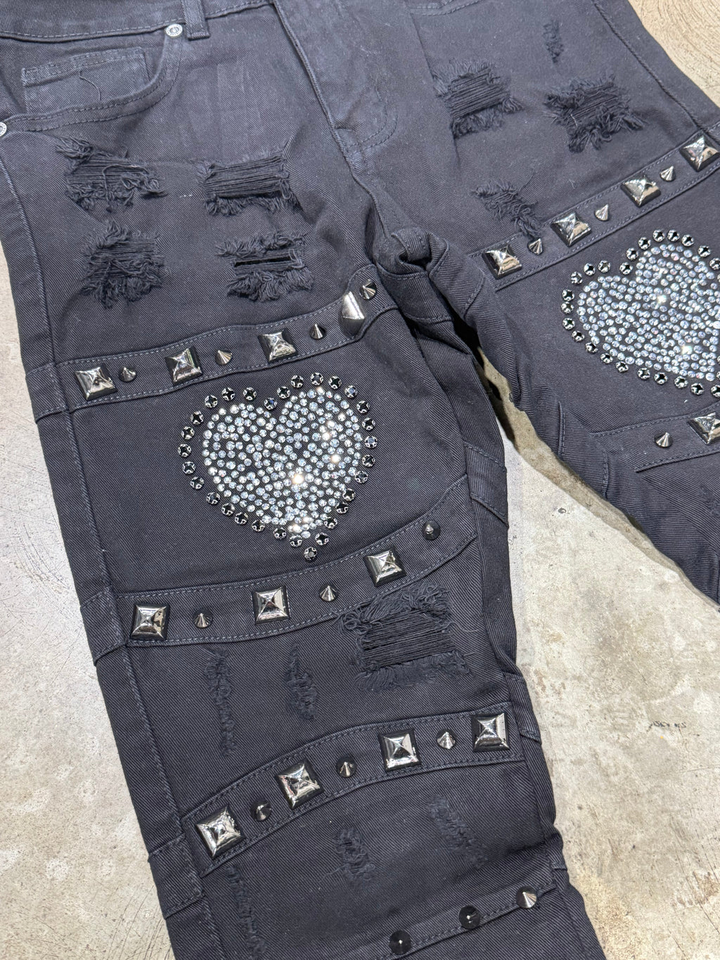 Focus 'Heart Breaker' Distressed Stacked